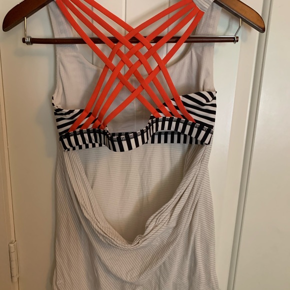 Lululemon Free to be Wild - Picture 2 of 2